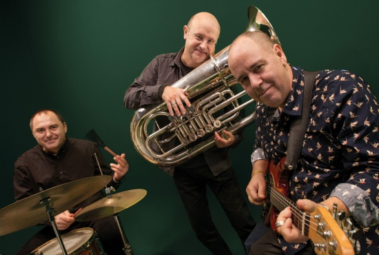 Achim Kirchmair Trio feat. David Jarh (Freitag, 16.10.2020, 20:30 – 10:14)