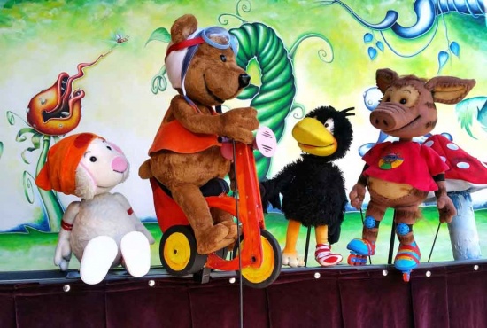 Der kleine Rabe Socke (Sonntag, 03.11.2019, 16:00 – 09:40)